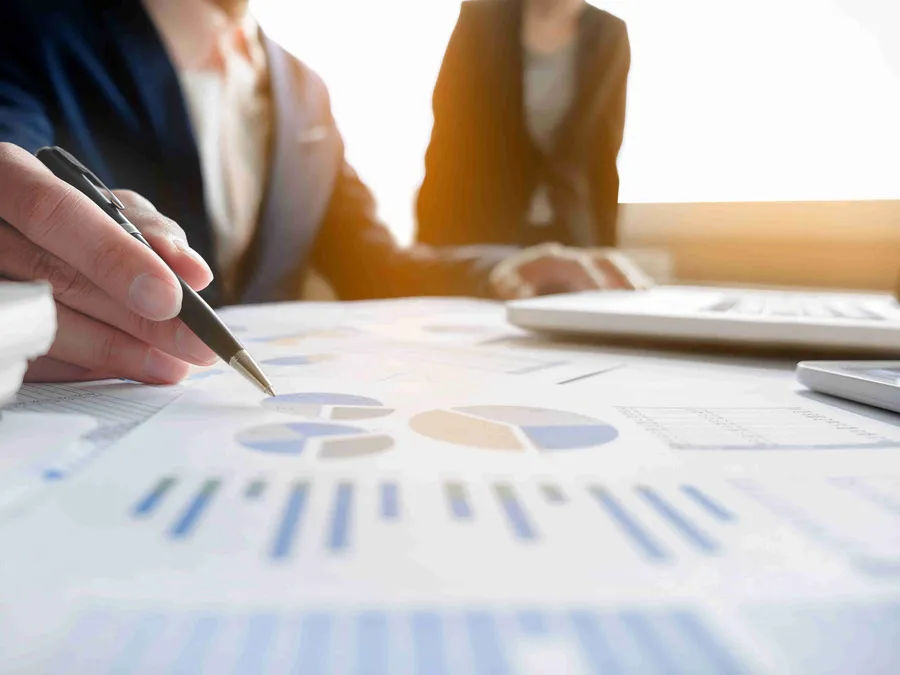 Finanzanalyse mit Kennzahlen und Diagrammen